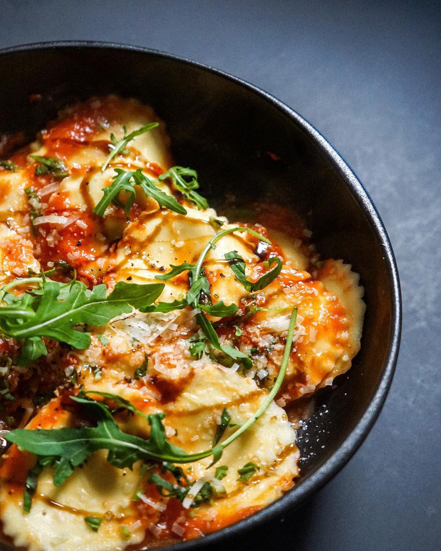 Raviole tomate mozza, crème grano padano
