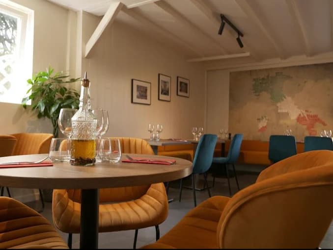 Salle du restaurant O'Divino Melesse